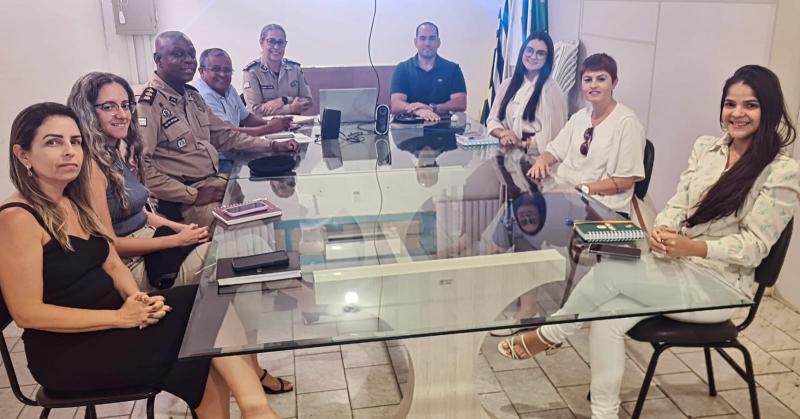 Reunião entre PM, Prefeitura de Brumado e MP avalia 1ª fase da ronda escolar