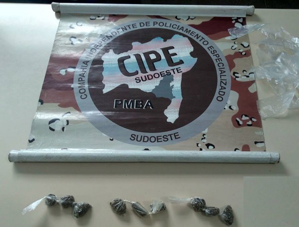 Cipe Sudoeste prende homem que vendia drogas próximo a escolas em Guanambi