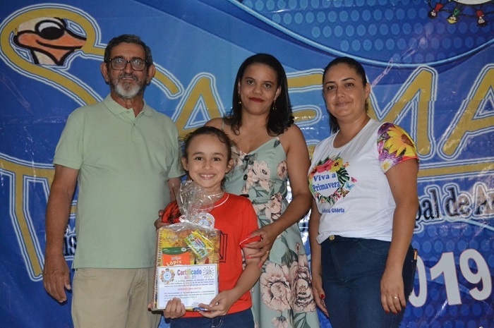 Aracatu: Secretaria homenageia os primeiros colocados da SAEMA 2019