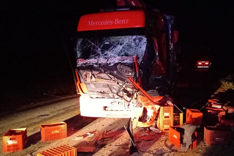 Jovem de 26 anos morre após colisão frontal envolvendo caminhões na BA-026, entre Sussuarana e Contendas do Sincorá