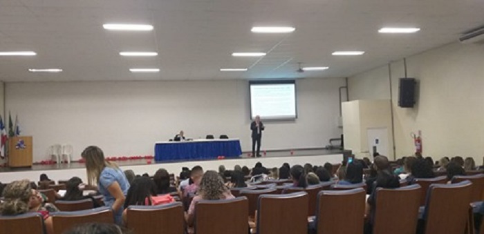 Profissionais que atuam na Educação, Saúde e Assistência Social de Aracatu participam da Formação BPC em Vitória da Conquista