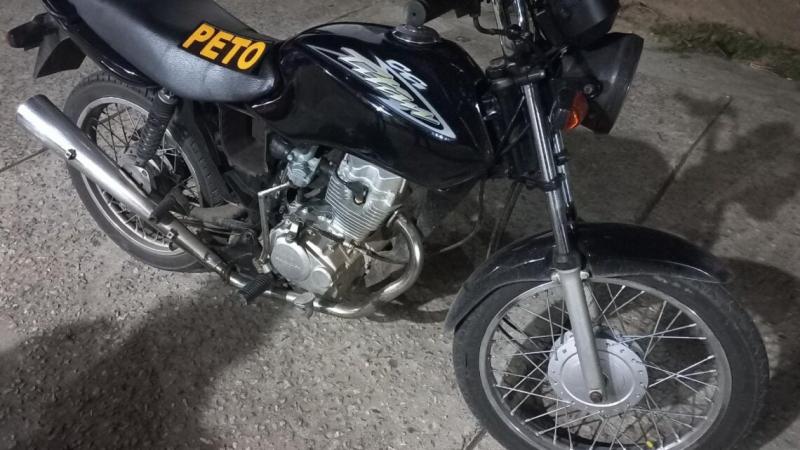 Motocicleta com sinais de adulteração é apreendida pela polícia militar em Brumado