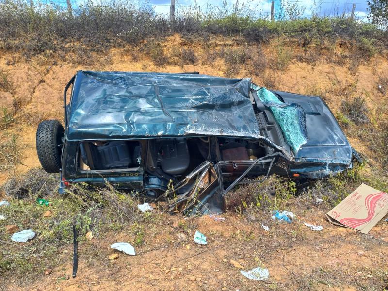 Três pessoas morrem na BA-156, entre trecho de Botuporã e Macaúbas