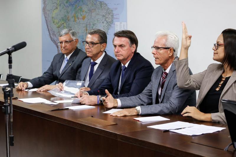 Ministro diz que não houve corte em orçamento das universidades