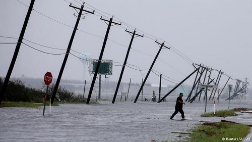Tempestade Harvey provoca inundações sem precedentes