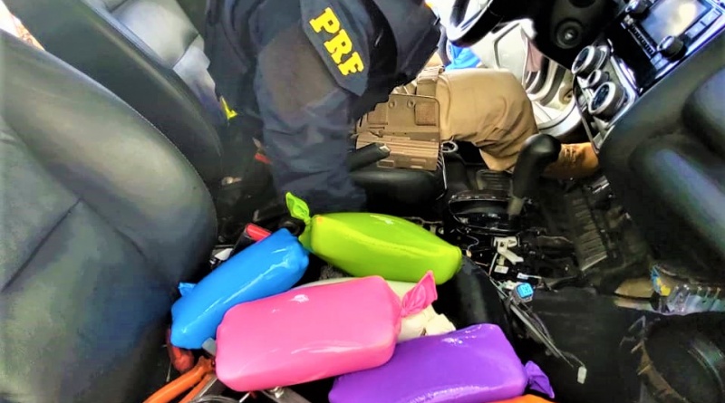 Brumado: Tabletes de pasta base de cocaína são encontrados em tanque de combustível de carro