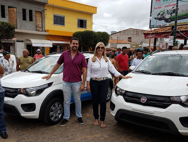 Presente de Natal: Prefeita de Malhada de Pedras adquire novos veículos para servir aos munícipes