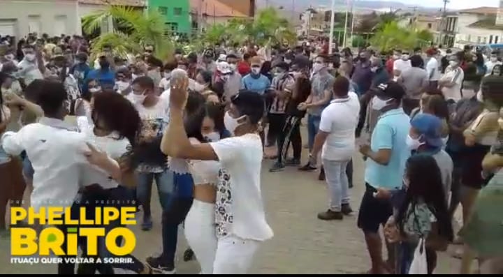 Pré-candidato a prefeito de Ituaçu descumpre decreto e causa aglomeração durante campanha em Tranqueiras