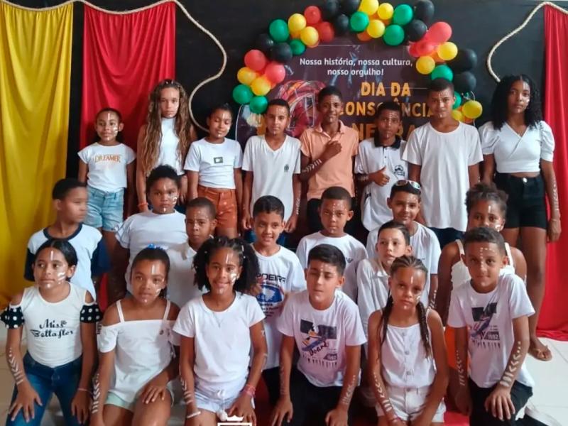 Aracatu:  Escolas de Lagoa do Sal Celebram atividade em comemoração ao Dia da  Consciência Negra 