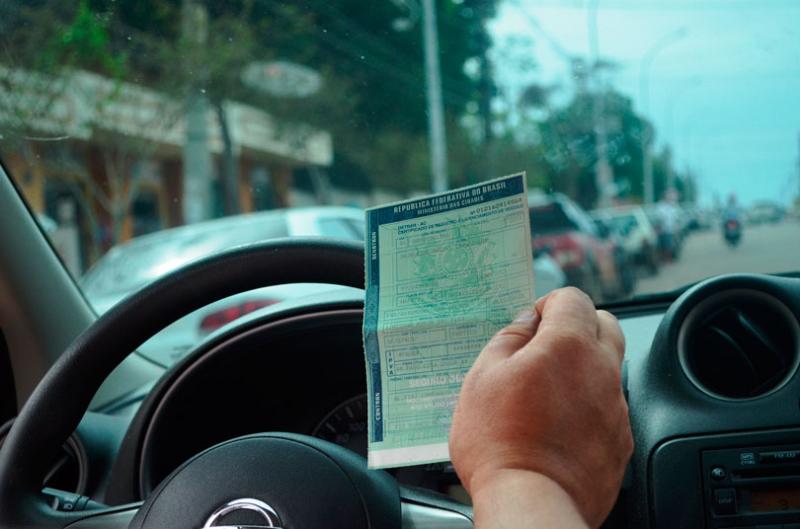 Justiça da Bahia proíbe apreensão de veículos com IPVA atrasado