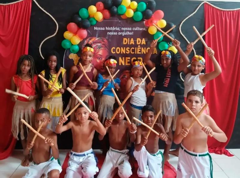 Aracatu:  Escolas de Lagoa do Sal Celebram atividade em comemoração ao Dia da  Consciência Negra 