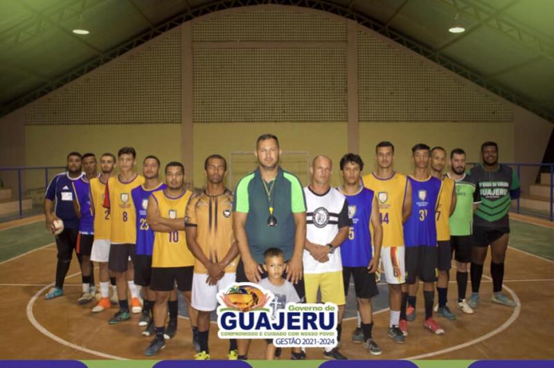 Treinamentos preparam atletas para compor a seleção de futsal de Guajeru