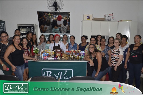 Bella vista Embalagens realiza mais um curso de culinária, desta vez de Licores e Sequilhos