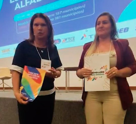 Prefeita de Aracatu participa de evento voltado para a educação em Salvador