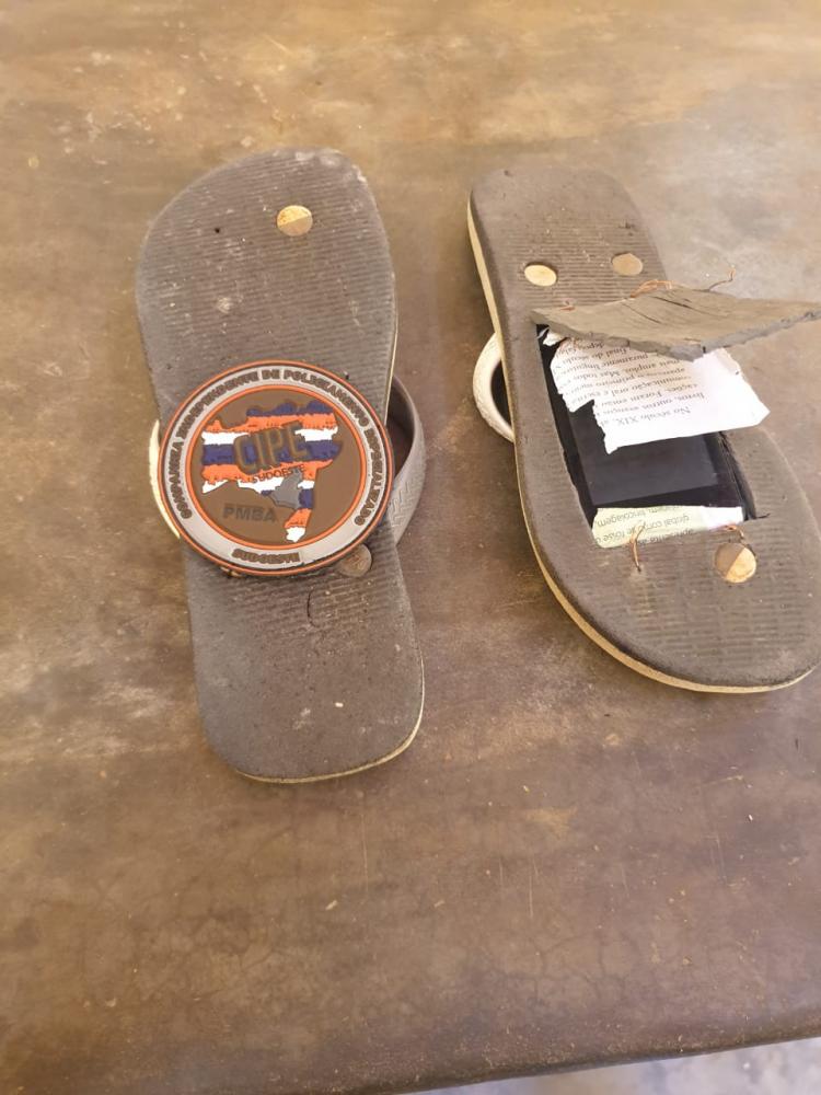 Cipe encontra aparelhos celulares dentro de sandália na cadeia pública de Palmas de Monte Alto