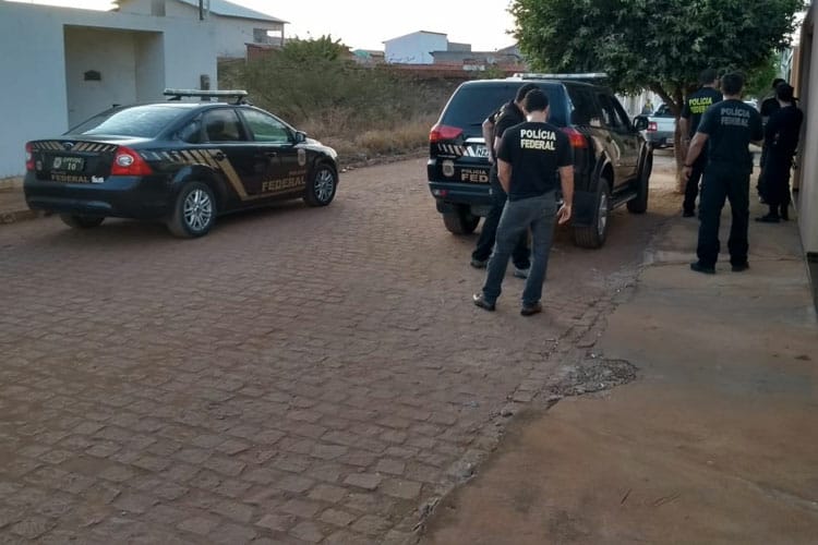 Polícia Federal prende duas pessoas por corrupção ativa e organização criminosa em Brumado