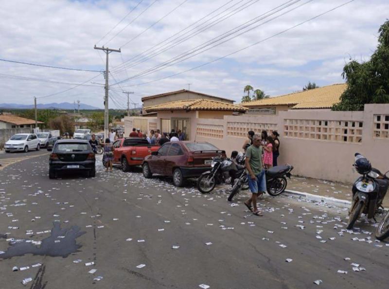 MPBA requer multa de R$ 8 mil contra candidatos por derrame de santinhos em Anagé e Caraíbas
