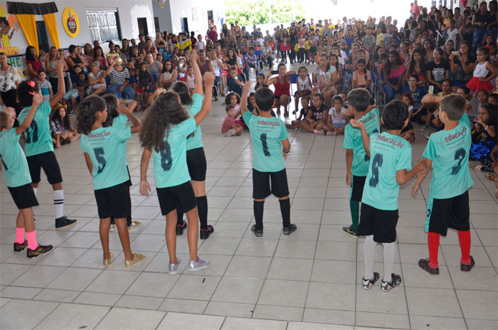 Secretaria de Educação de Malhada de Pedras realiza culminância de Projeto Cultural, Leitura e Consciência Negra; veja o vídeo
