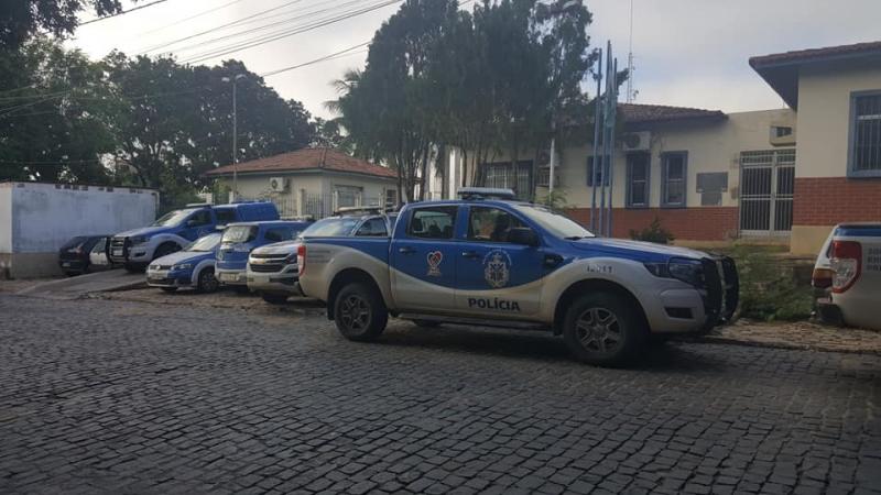 Operação Aqualtune: Polícia Civil cumpre mandados em Ibitira e Dom Basílio contra violência doméstica