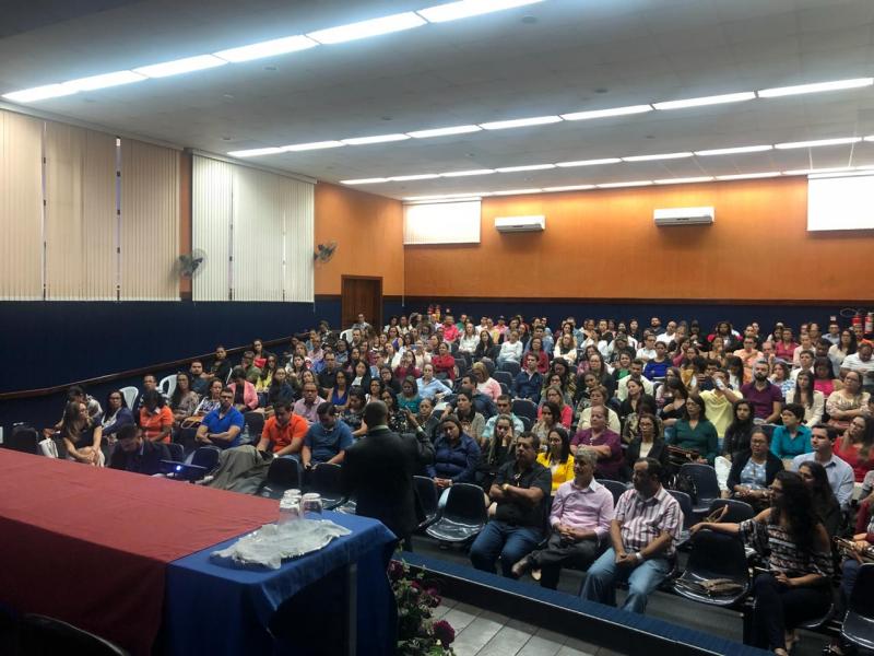 Secretária de Finanças de Malhada de Pedras participa de evento promovido pelo TCM em Caetité