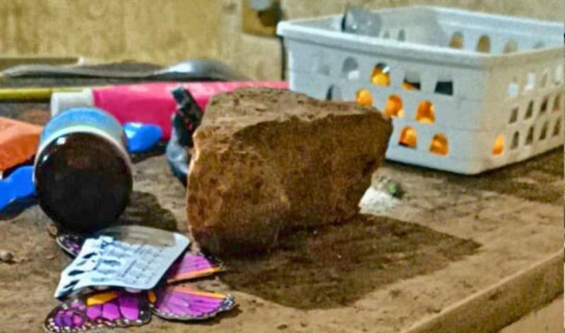 POLÍCIA MILITAR AGE RÁPIDO E PRENDE JOVEM QUE AGREDIU A MÃE COM TIJOLADAS EM BRUMADO