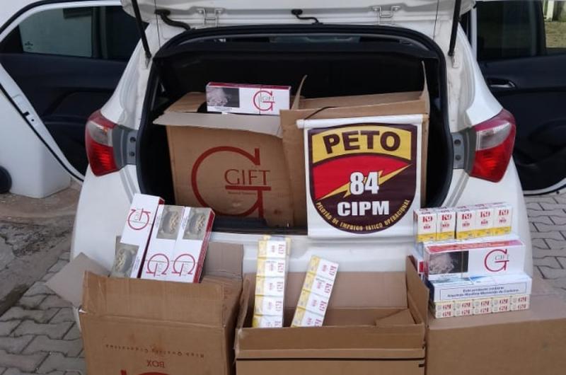 Homem é preso em flagrante com quase 1 milhão de cigarros e armas dentro de casa, no oeste da Bahia