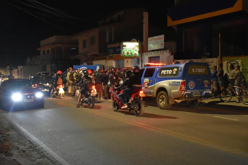 Dois homens morrem após ciclista passar atirando em Vitória da Conquista