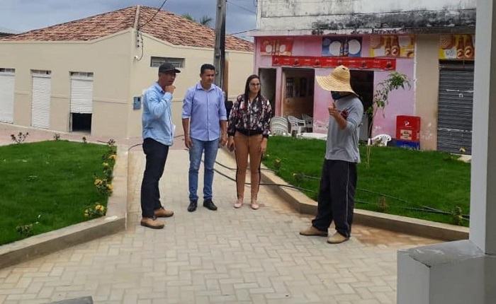 Guajeru: Prefeito Gil Rocha realiza vistorias em obras do centro da cidade