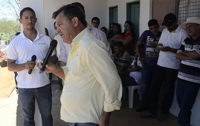 Mais uma mecanização agrícola é entregue pelo vereador André Berkovitz em Rio do Antônio