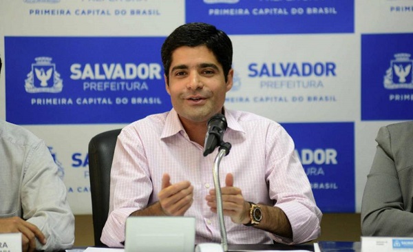 ACM Neto desiste de concorrer ao governo da Bahia e diz que precisa concluir o trabalho na prefeitura para deixar um legado