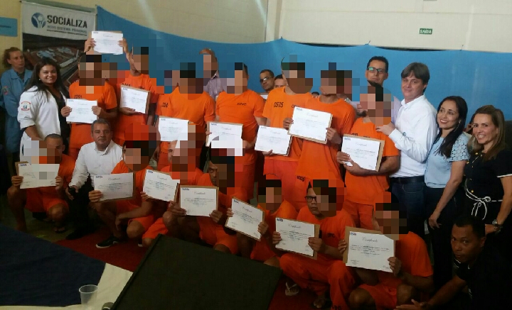 REEDUCANDOS DO CONJUNTO PENAL DE VITÓRIA DA CONQUISTA RECEBEM CERTIFICAÇÃO PROFISSIONAL