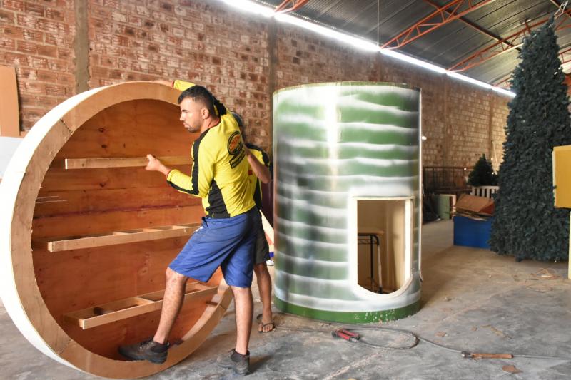 Guajeru: Prefeitura realiza preparativos para decoração natalina do município 