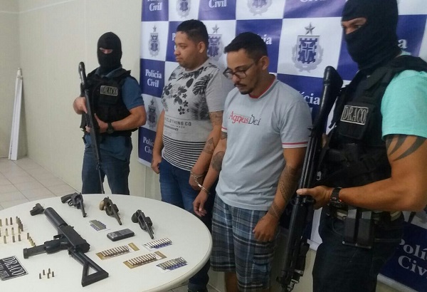 Draco encontra submetralhadora escondida em piso falso em Vitória da Conquista