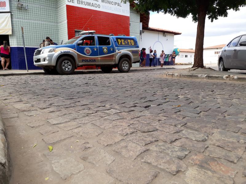Menor é alvejado com dois tiros no Bairro Santa Tereza em Brumado