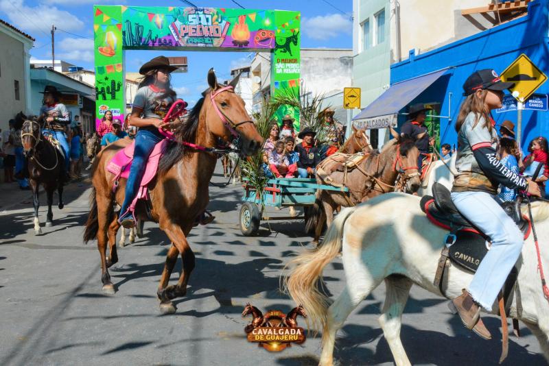 Realizada a durante os festejos de São Pedro a XIII Cavalgada de Guajeru
