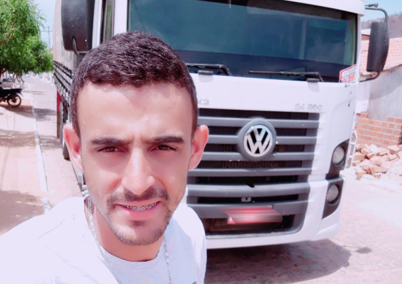 Caminhoneiro de Livramento de Nossa Senhora morre na BR-135 em Minas Gerais