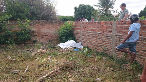Jovem com problemas mentais morre após cair de muro em Malhada de pedras