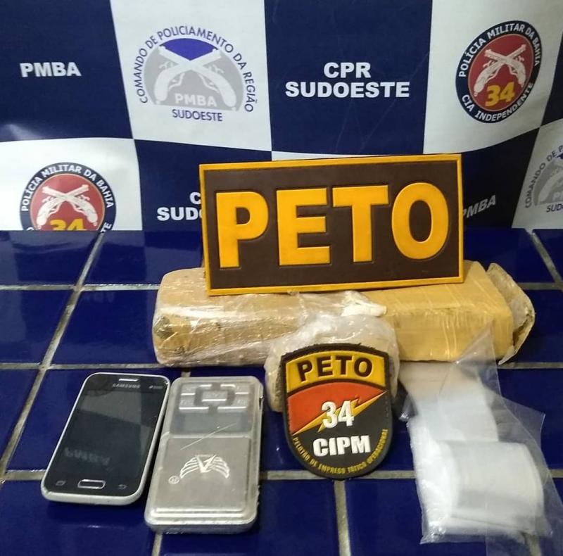 Brumado: Homem é detido acusado de tráfico de drogas no conjunto populacional Brisas 2