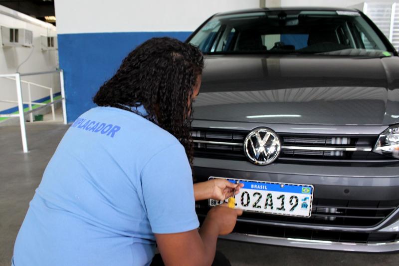 Empresa fantasma é habilitada para fabricar placas padrão Mercosul em Guanambi