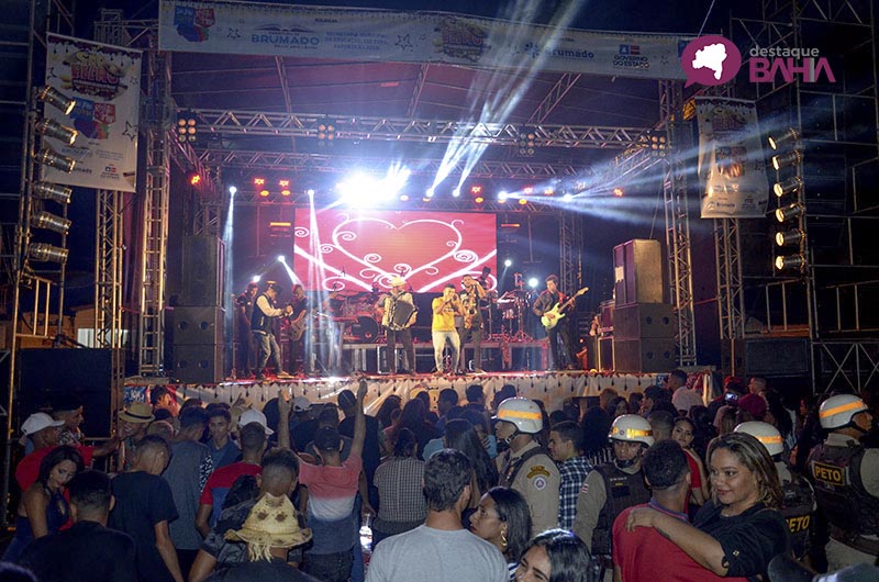 São Pedro dos Olhos D’água registra grande público na primeira noite; veja as fotos