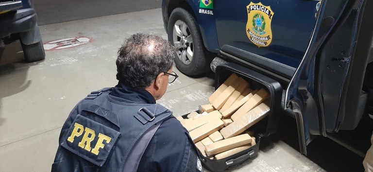  PRF apreende 44 quilos de maconha em Vitória da Conquista