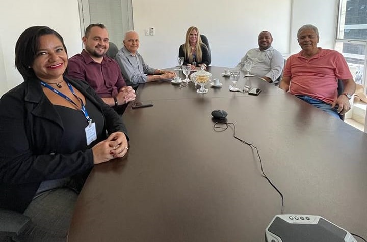 Prefeitura de Tanhaçu busca instalação da REDESIM para simplificar a legalização de empresas na cidade