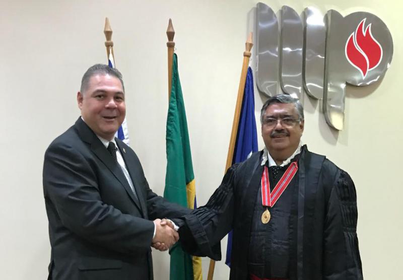 Presidente do Legislativo Brumadense participa de cerimônia de posse de corregedor-geral do MP-BA