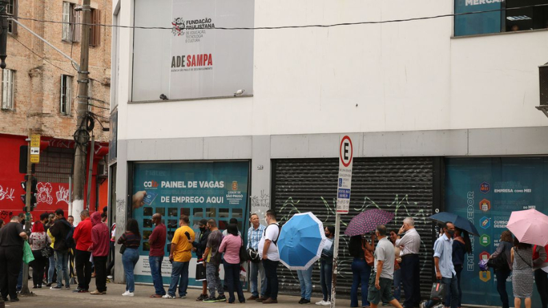 Desemprego chega a 8,4% entre novembro e janeiro e se mantém estável