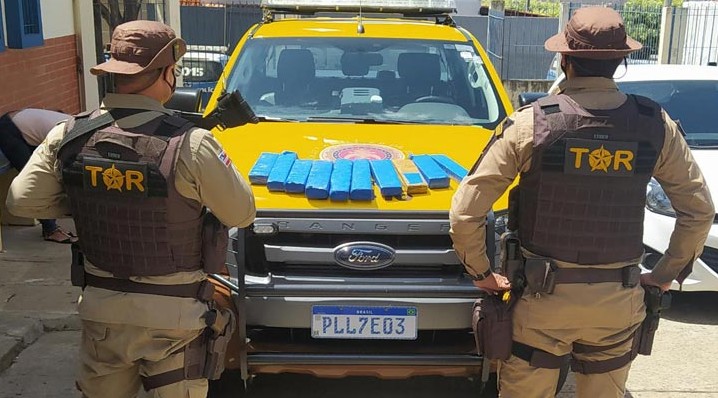 Jovem que transportava em ônibus drogas de SP para Livramento é detida na BR-030, em Brumado