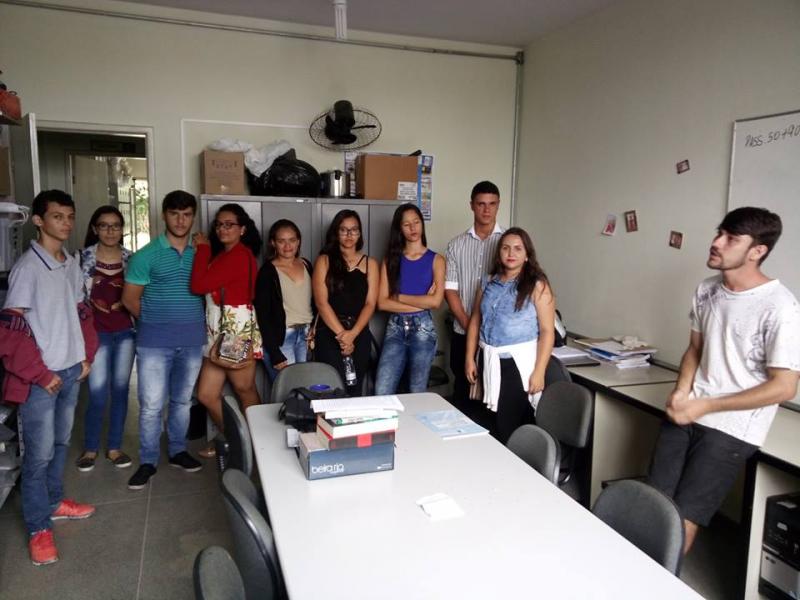 Estudantes do curso Pré-Vestibular (UPT) de Aracatu visitam a UESB