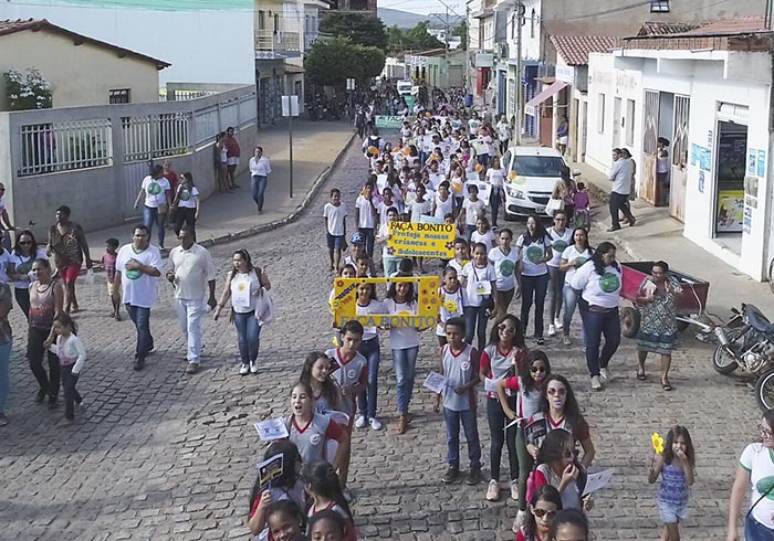 Caminhada Faça Bonito é realizada em Ituaçu; veja o vídeo