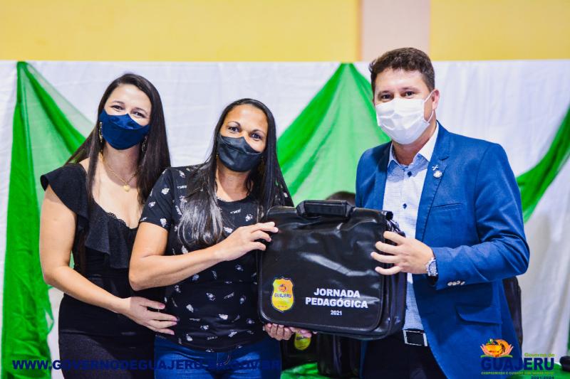 SARAU DA EDUCAÇÃO: poesia, música, dança e cordel marca a Abertura da Jornada Pedagógica em Guajeru