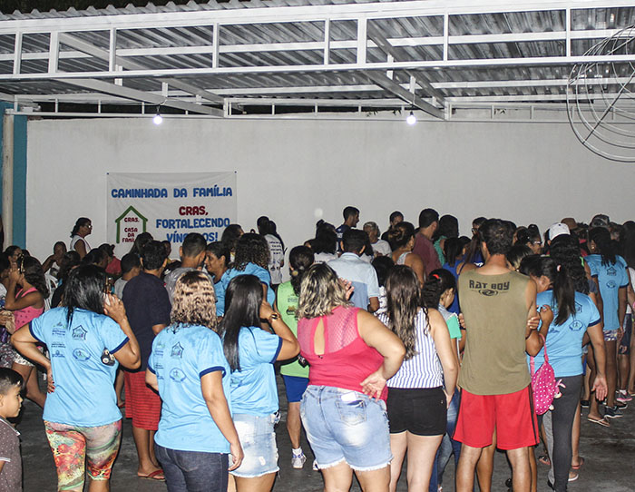 Caminhada da Família é realizada em Malhada de Pedras; veja o vídeo