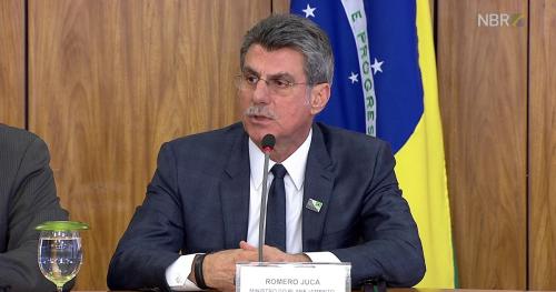 Governo quer cortar 4 mil cargos comissionados, diz Romero Jucá